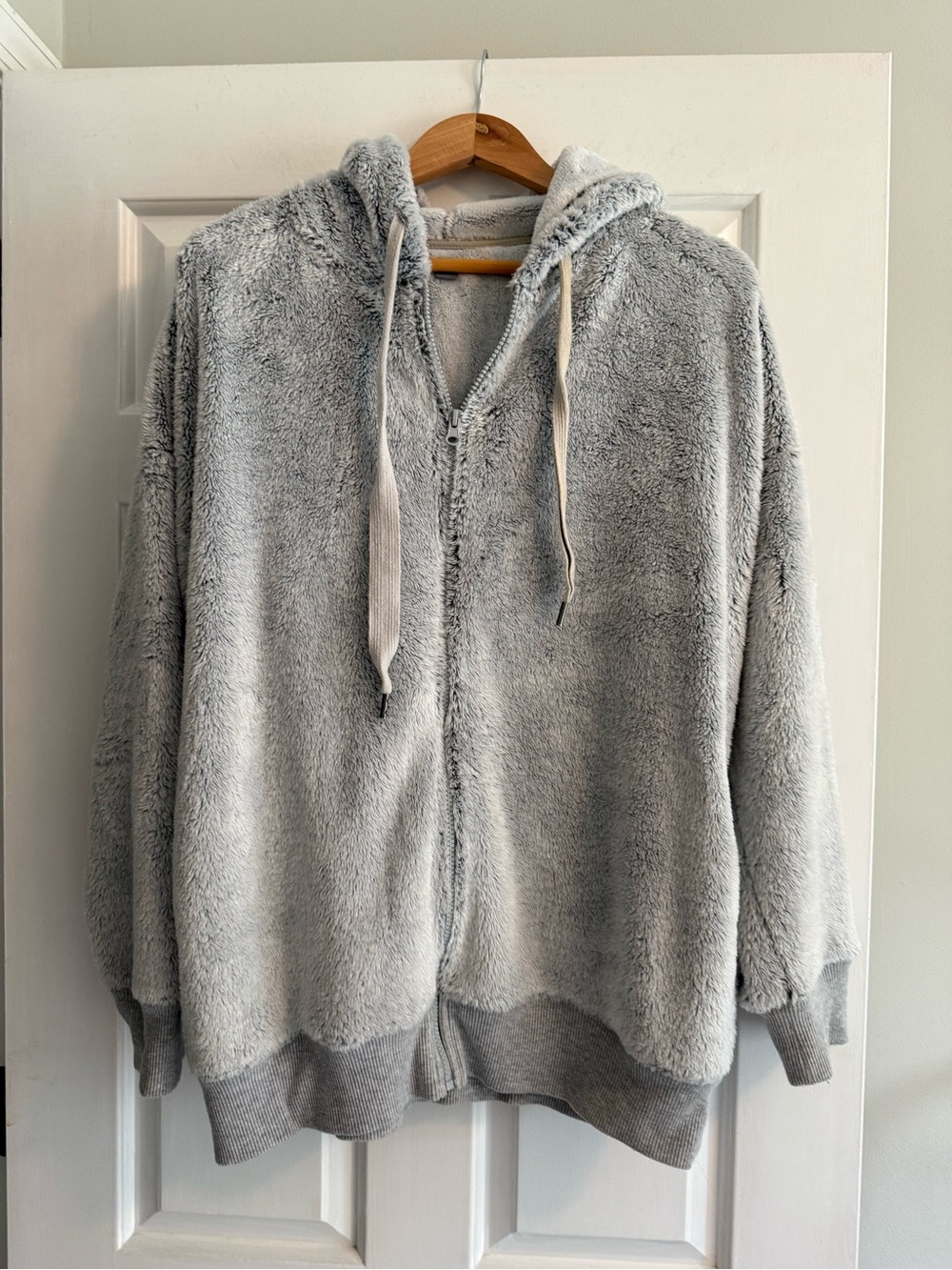 Aerie Soft Fluffy Hooded Sweatshirt Size M